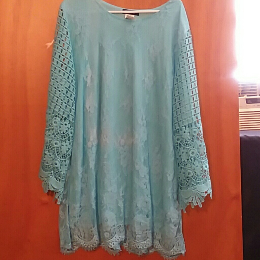 Womens Sassybling blouse size 2XL
